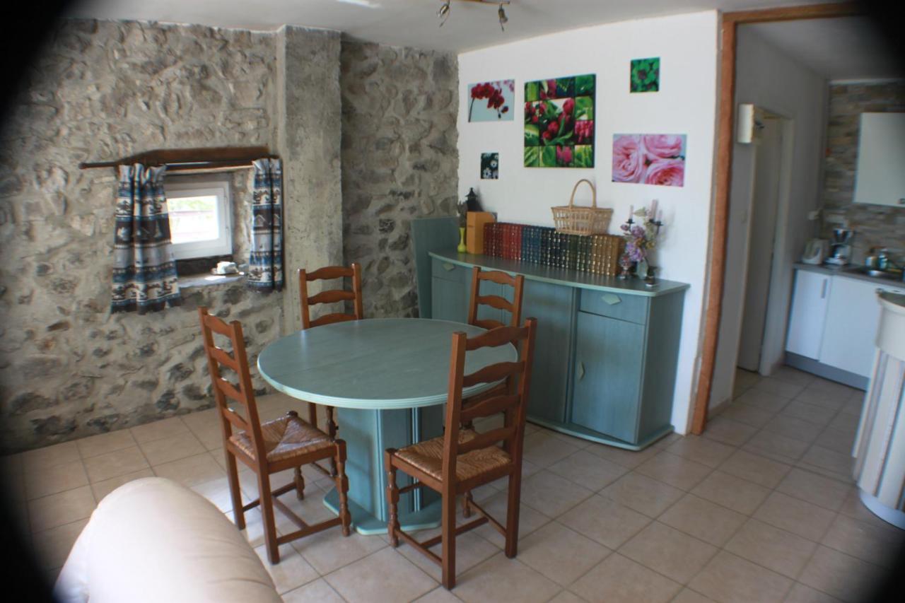 Holiday home Fraises Des Bois *